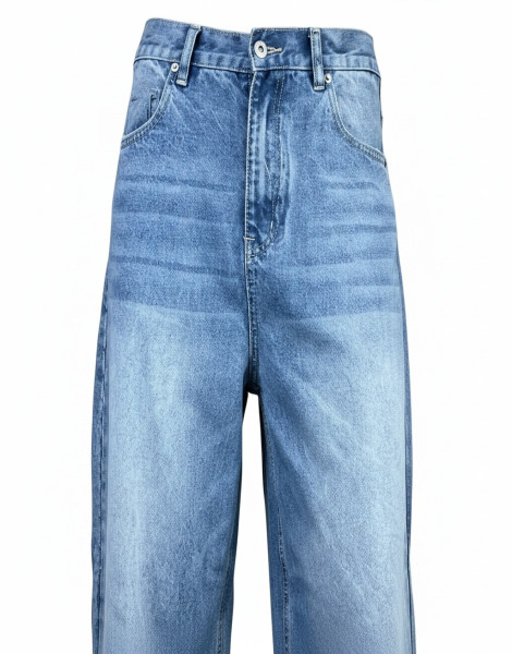 High-Waisted Wide-Leg Jeans – Light Wash Denim